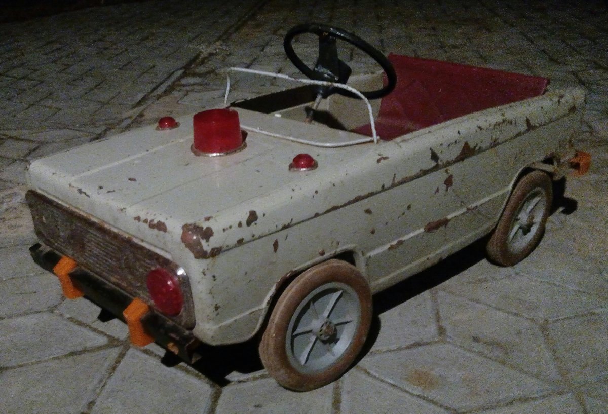 Львовянка педальная машина