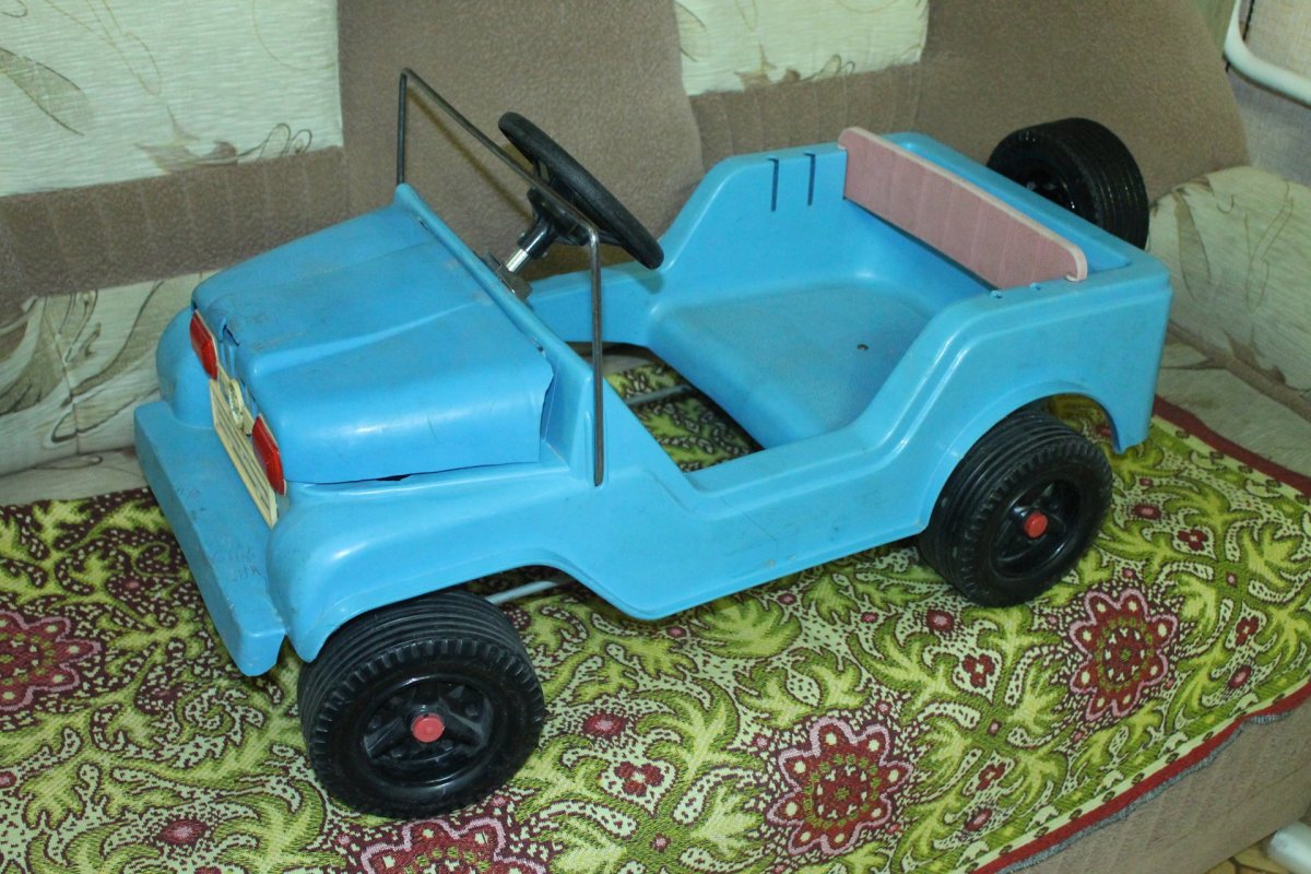 Педальная машинка УАЗ-469