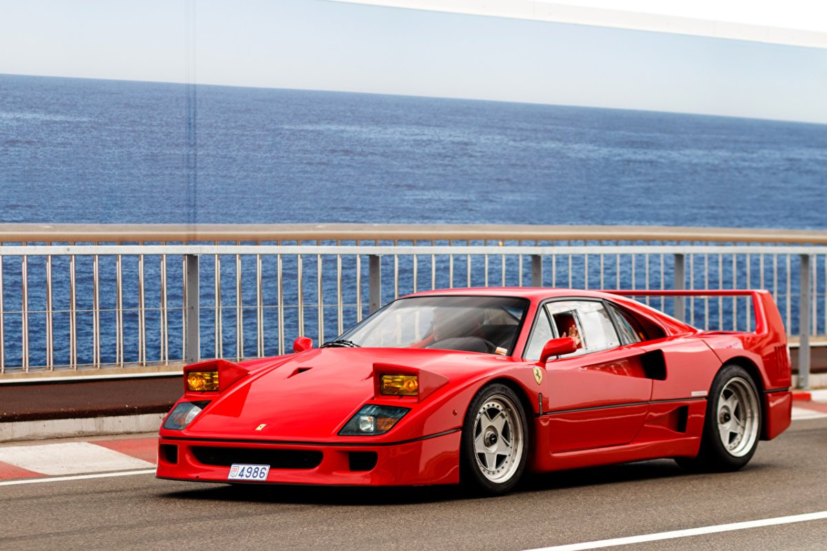 Машина Ferrari f40
