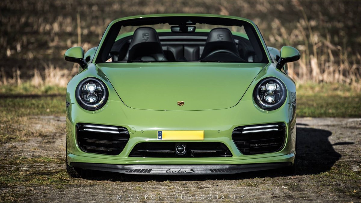Porsche 911 Turbo s зеленый