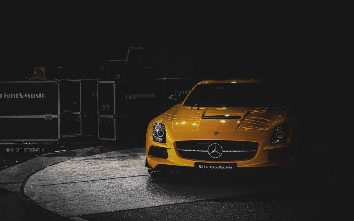 Mercedes SLS AMG обои