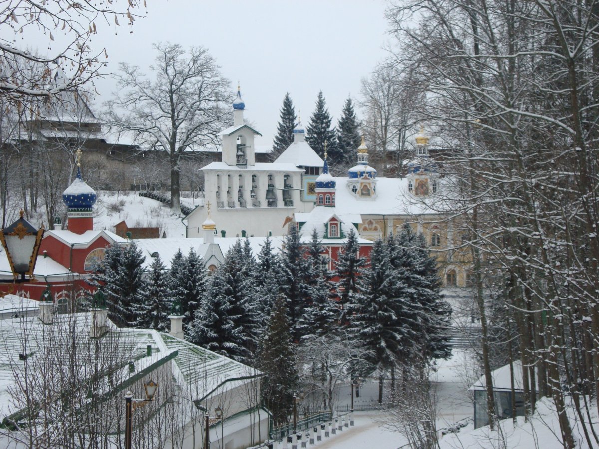 Свято-Успенский Псково-Печерский монастырь зима