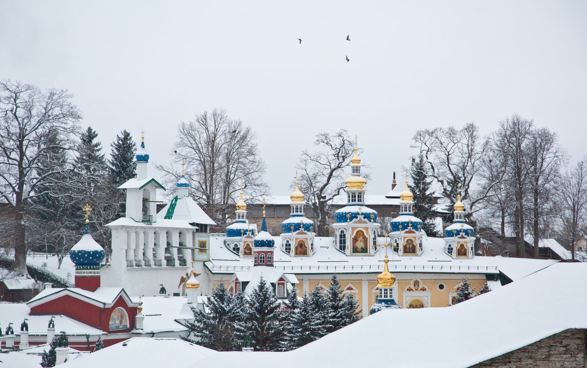 Свято-Успенский Псково-Печерский монастырь зима