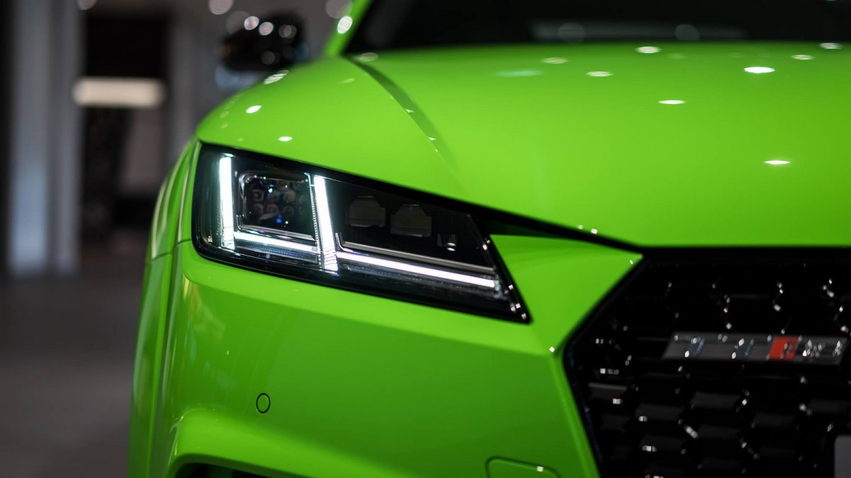 Audi TT RS зеленая