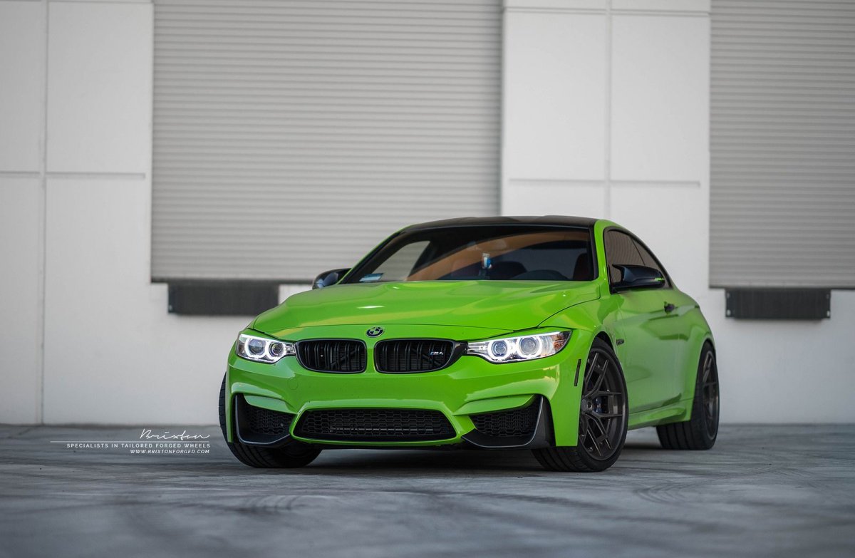 BMW m4 Competition зеленая