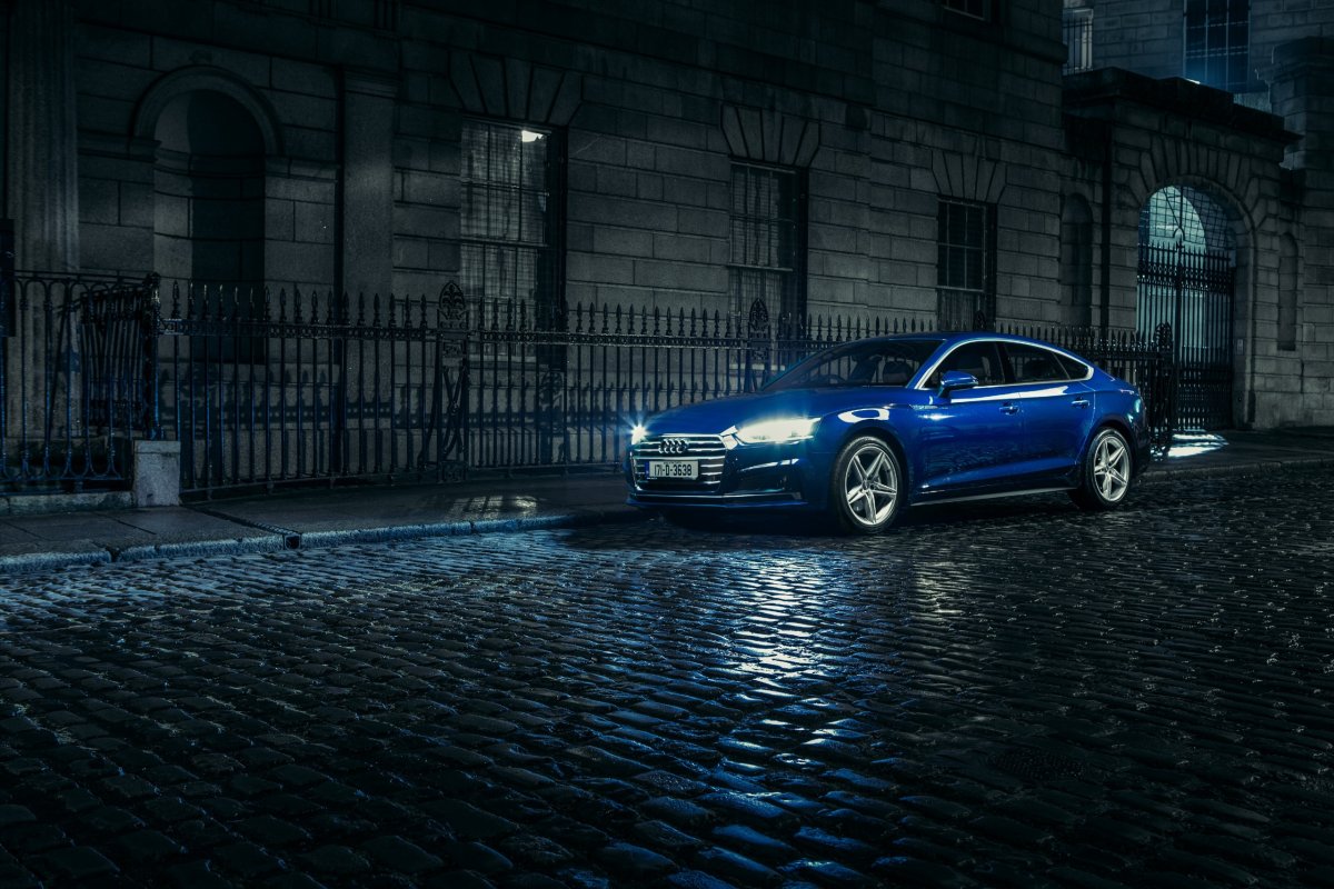 Audi a5 синяя