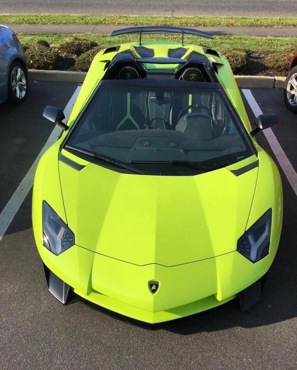 Ламборгини s100