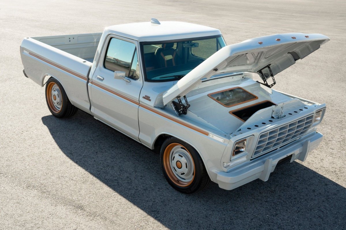 Автомобиль Форд f 100