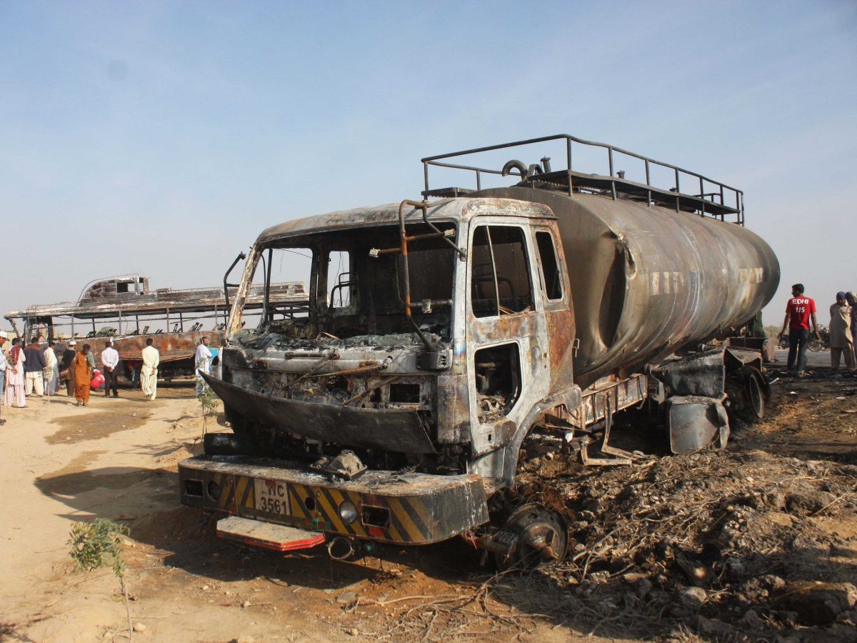 Авария с бензовозом в Пакистане