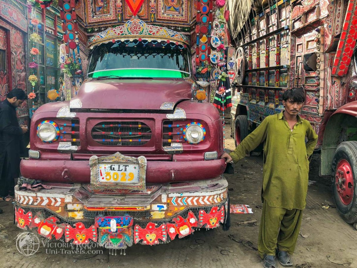 Пакистанский автобус