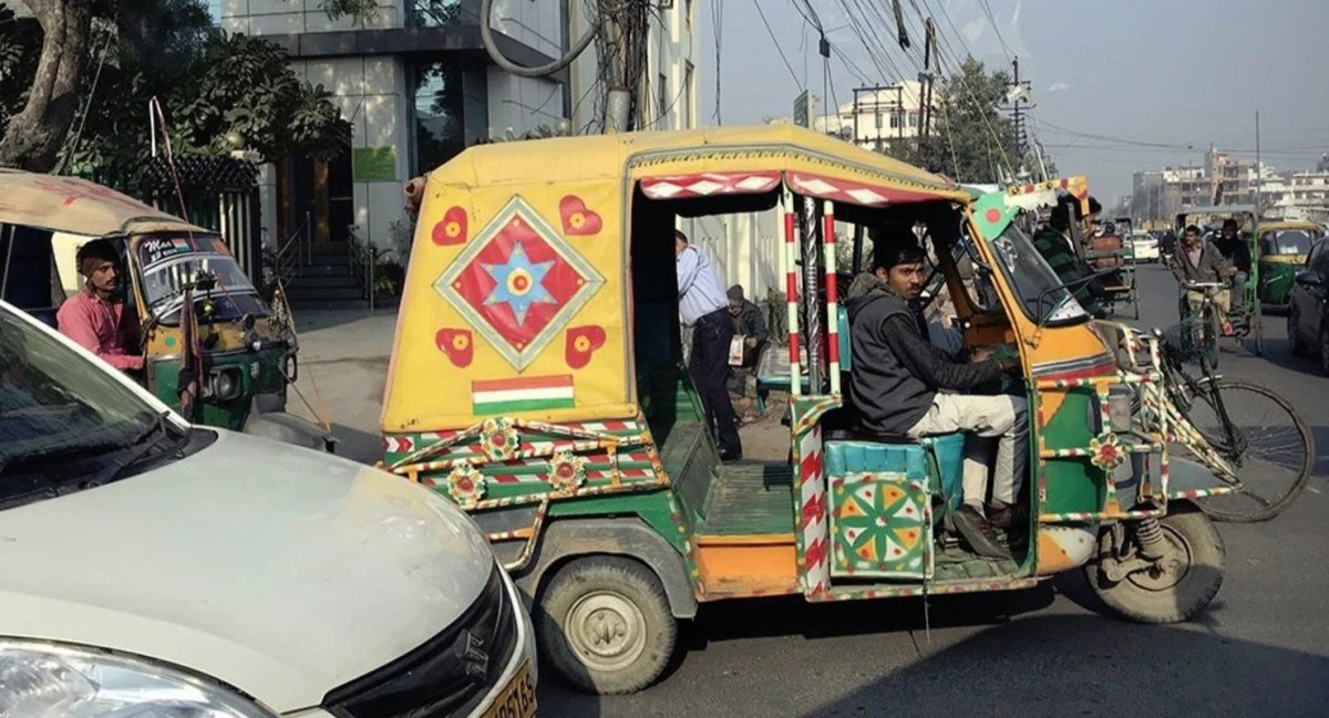 Тук-тук транспорт в Индии