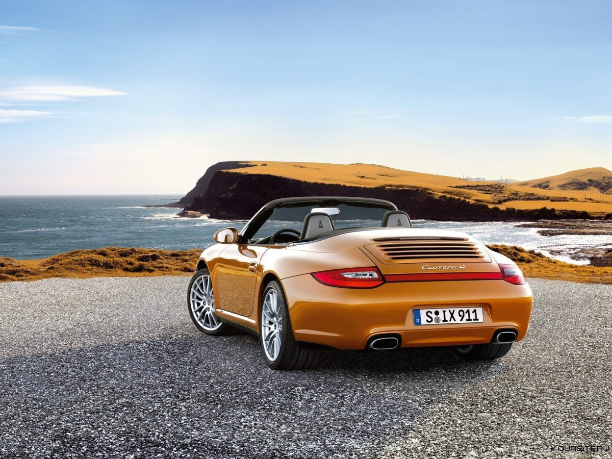 Порше 911 море