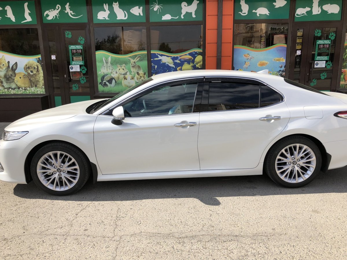 Камри 70 белый жемчуг 2020