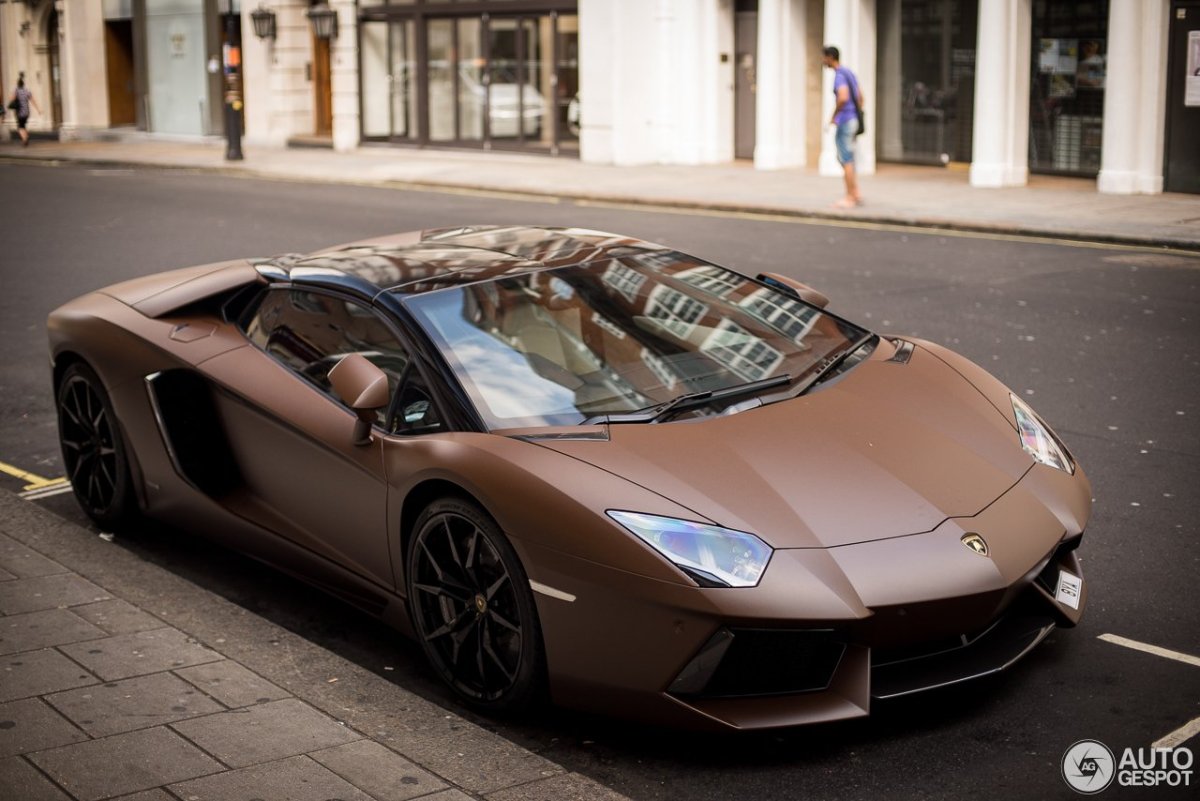 Ламборджини авентадор розовое золото