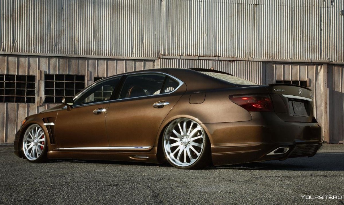 Лексус 700