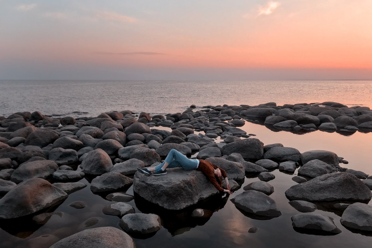 Девушка пляж финский залив в Санкт Петербурге