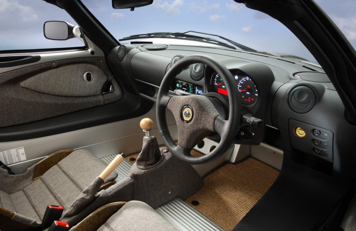 Lotus Elise 2002 салон