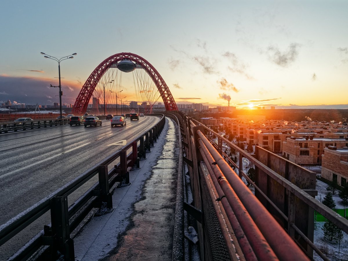 Москва живописный мост Весна
