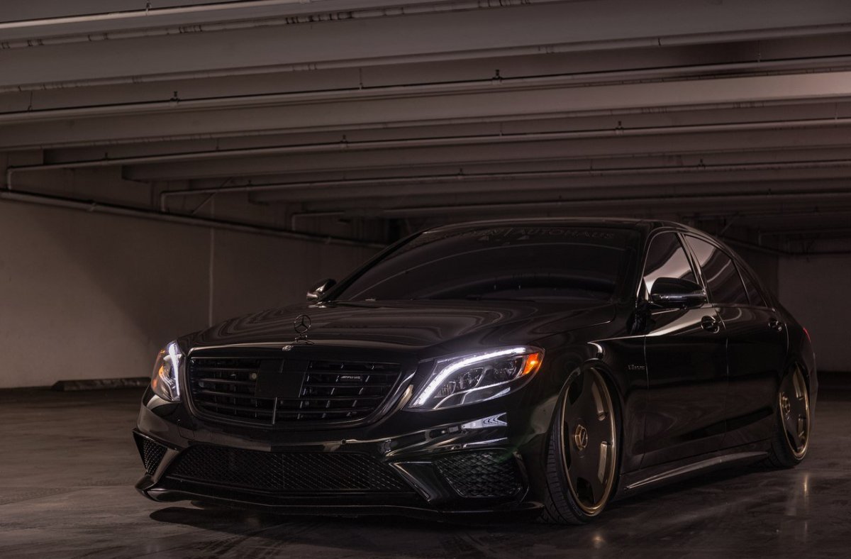 Mercedes s63 AMG