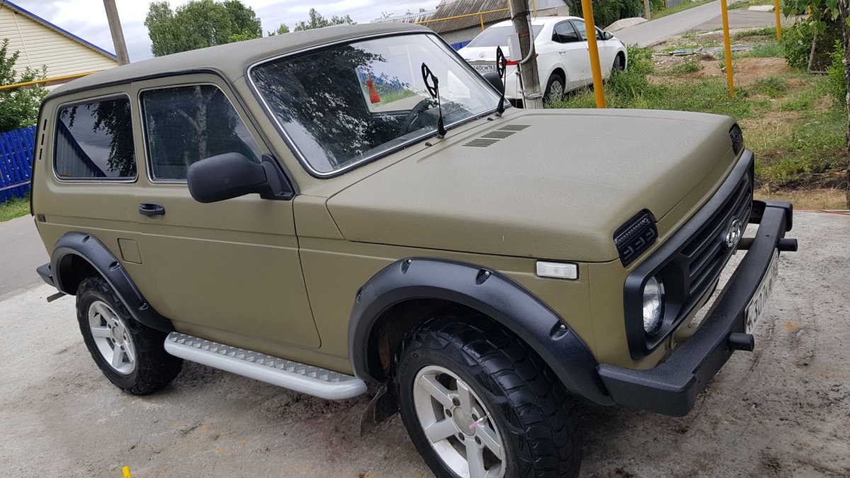 Нива цвет хаки 303 Раптор