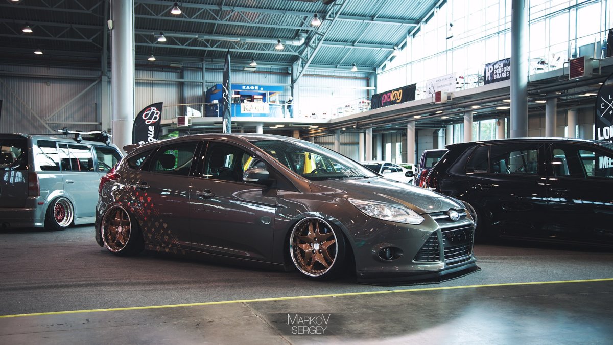 Ford Focus LCM