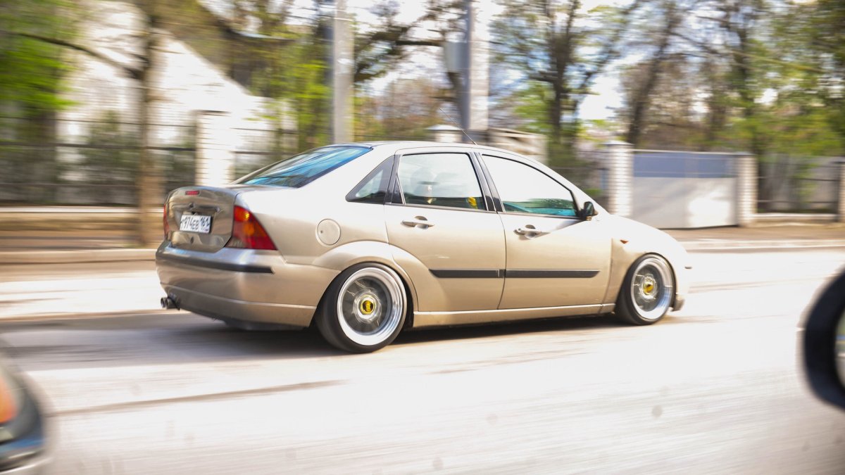 Ford Focus 1 седан стенс