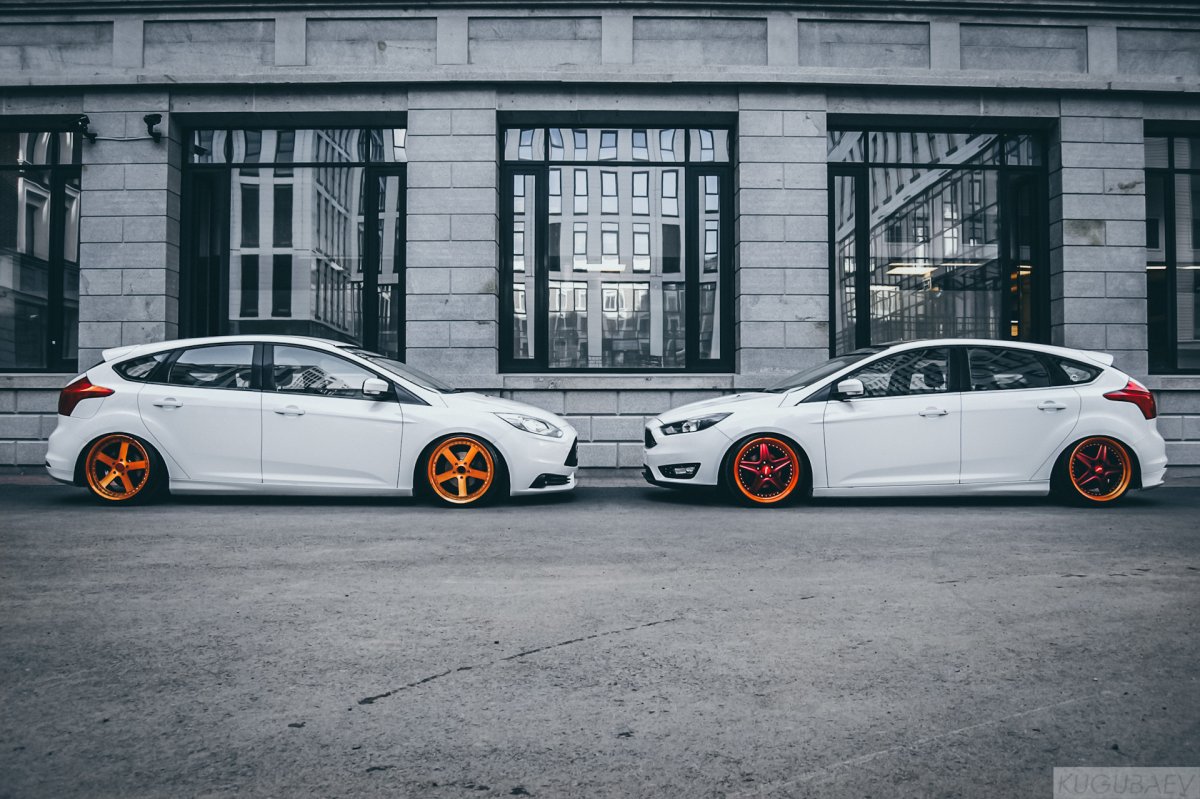 Фокус 2 белый купе 19 диски stance