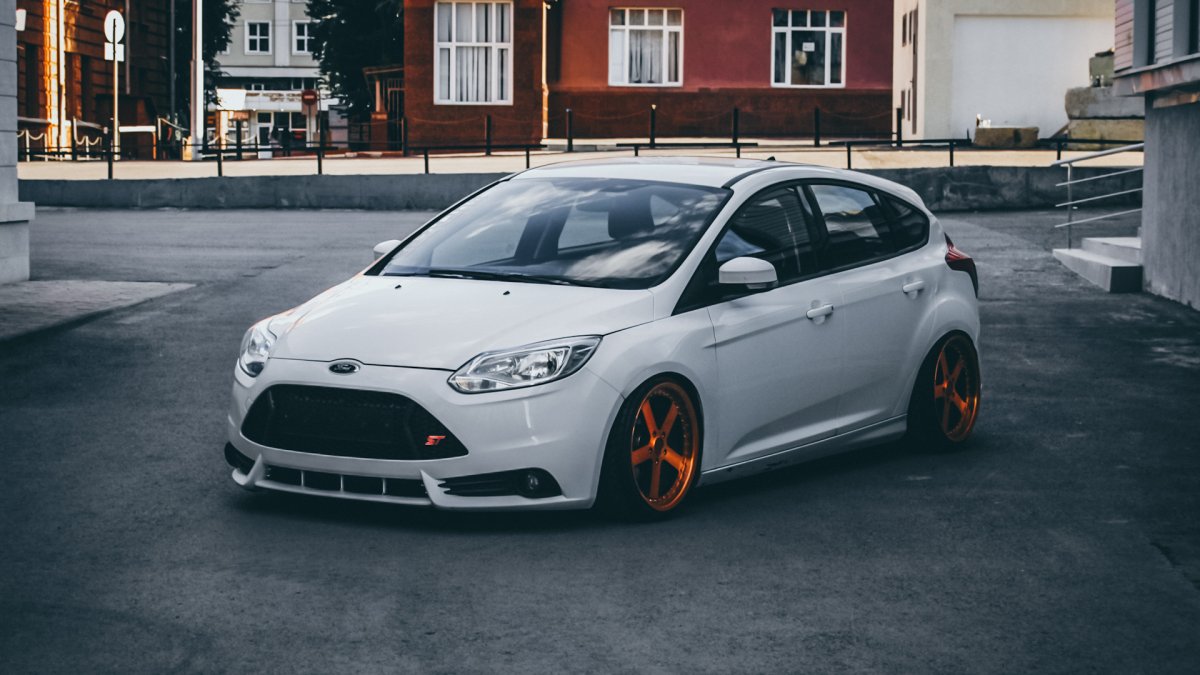 Ford Focus 3 хэтчбек stance