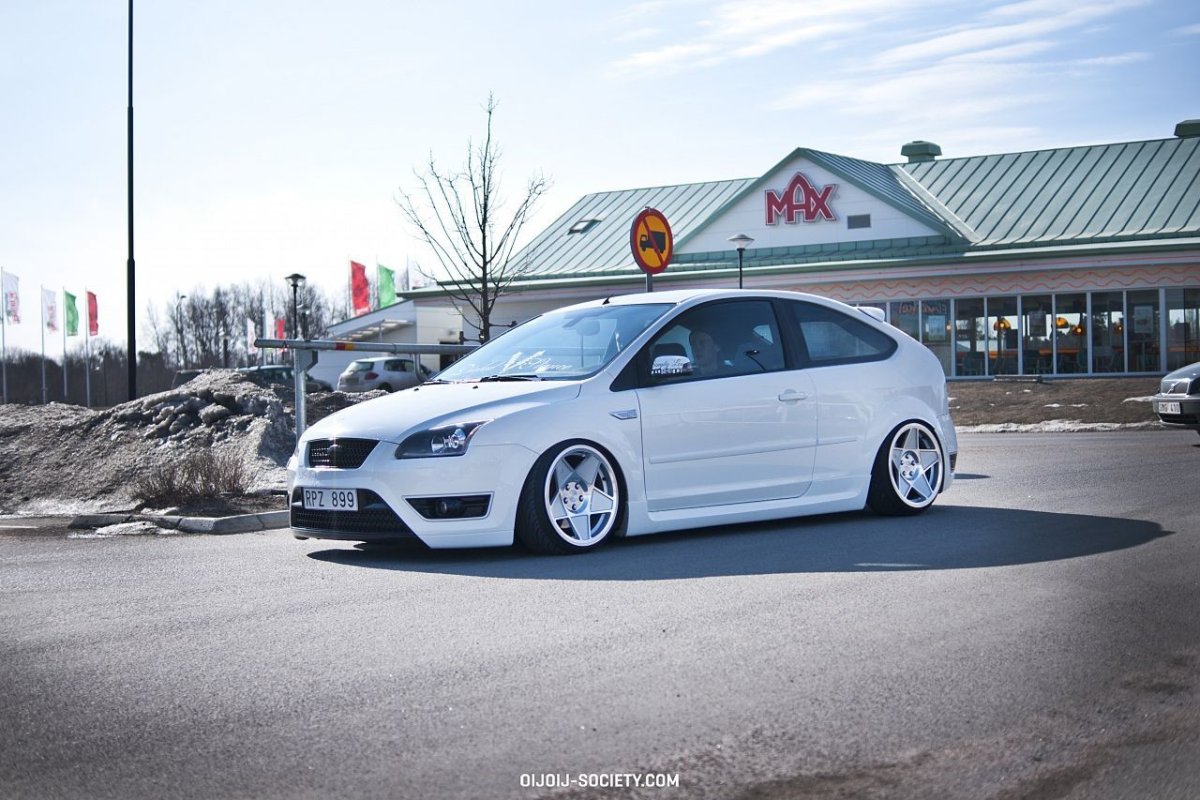 Ford Focus 2 Coupe stance