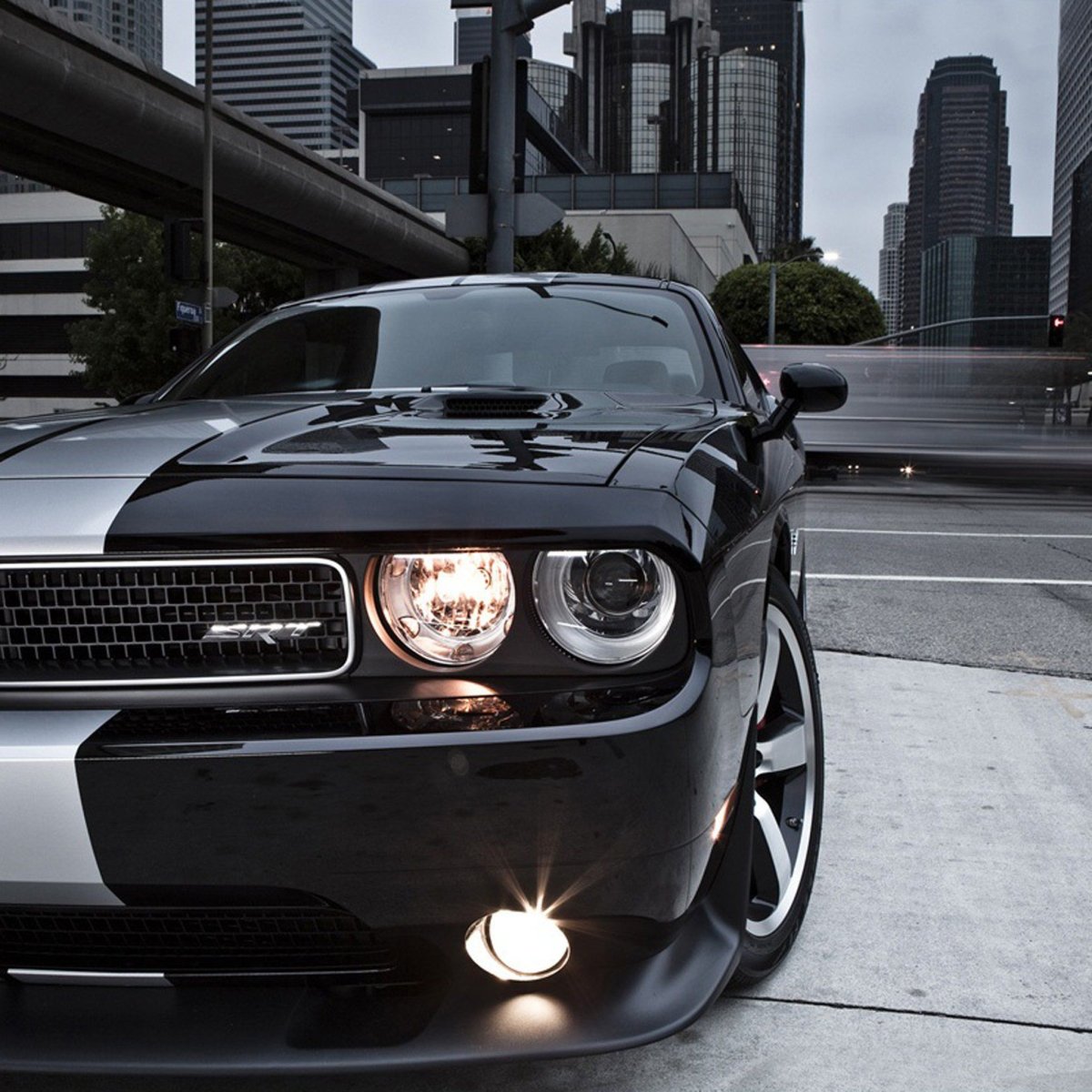 Dodge Challenger srt8