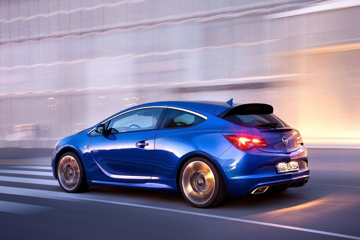 Opel Astra OPC 2013