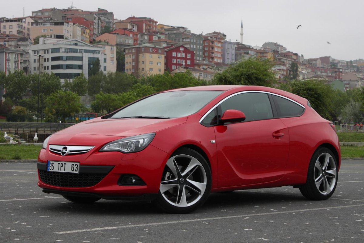 Опель Астра GTC 1.4 турбо