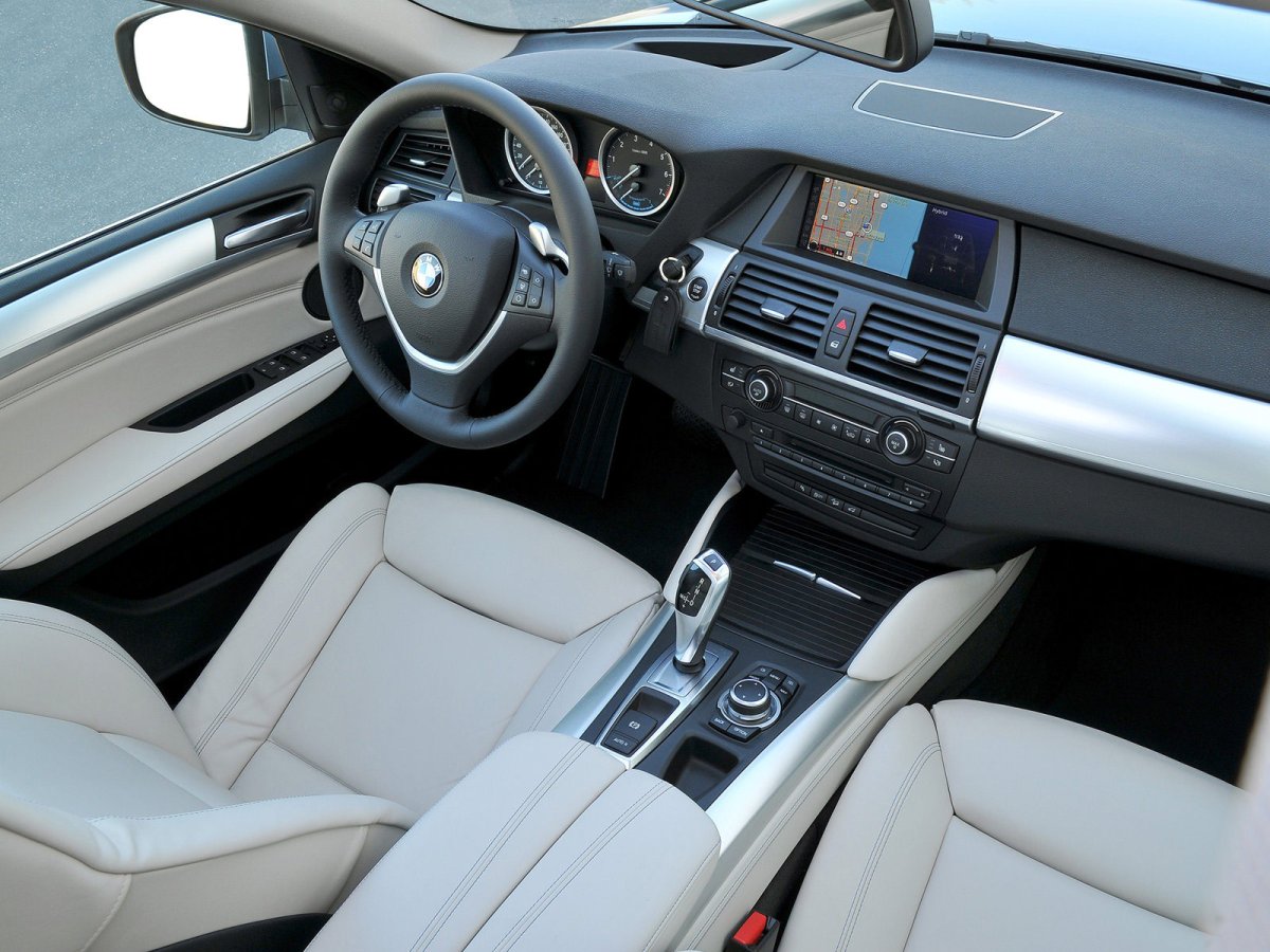 BMW x6 салон