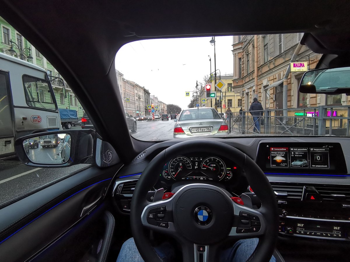 BMW m5 f90 салон ночью