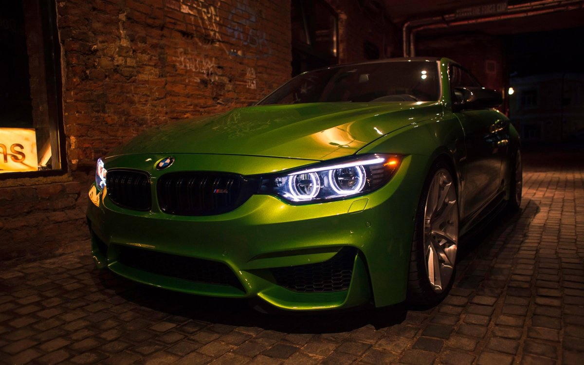 BMW.m4 far