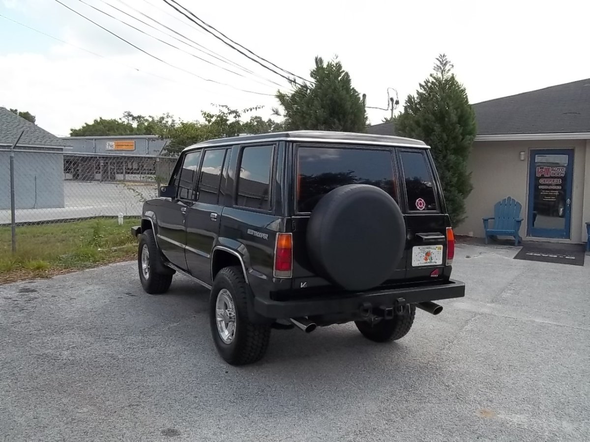 Isuzu Trooper Sport