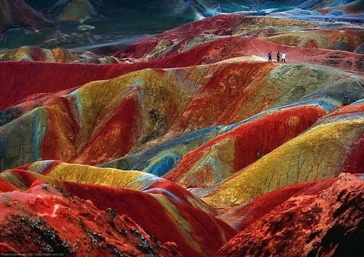 Разноцветные скалы Чжанъе Данксиа