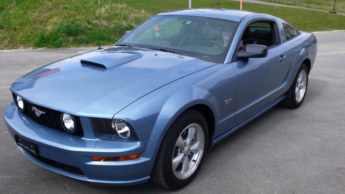Ford Mustang 2005 градиент
