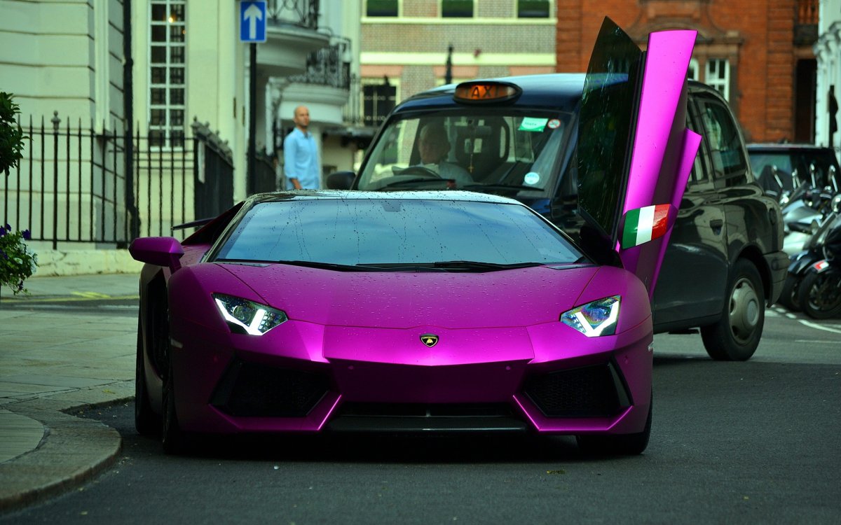 Lamborghini Aventador lp700-4 фиолетовый