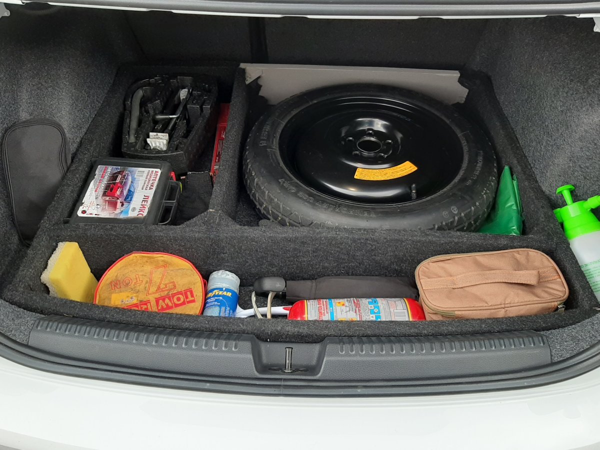 Volkswagen Polo 2020 багажник запаска