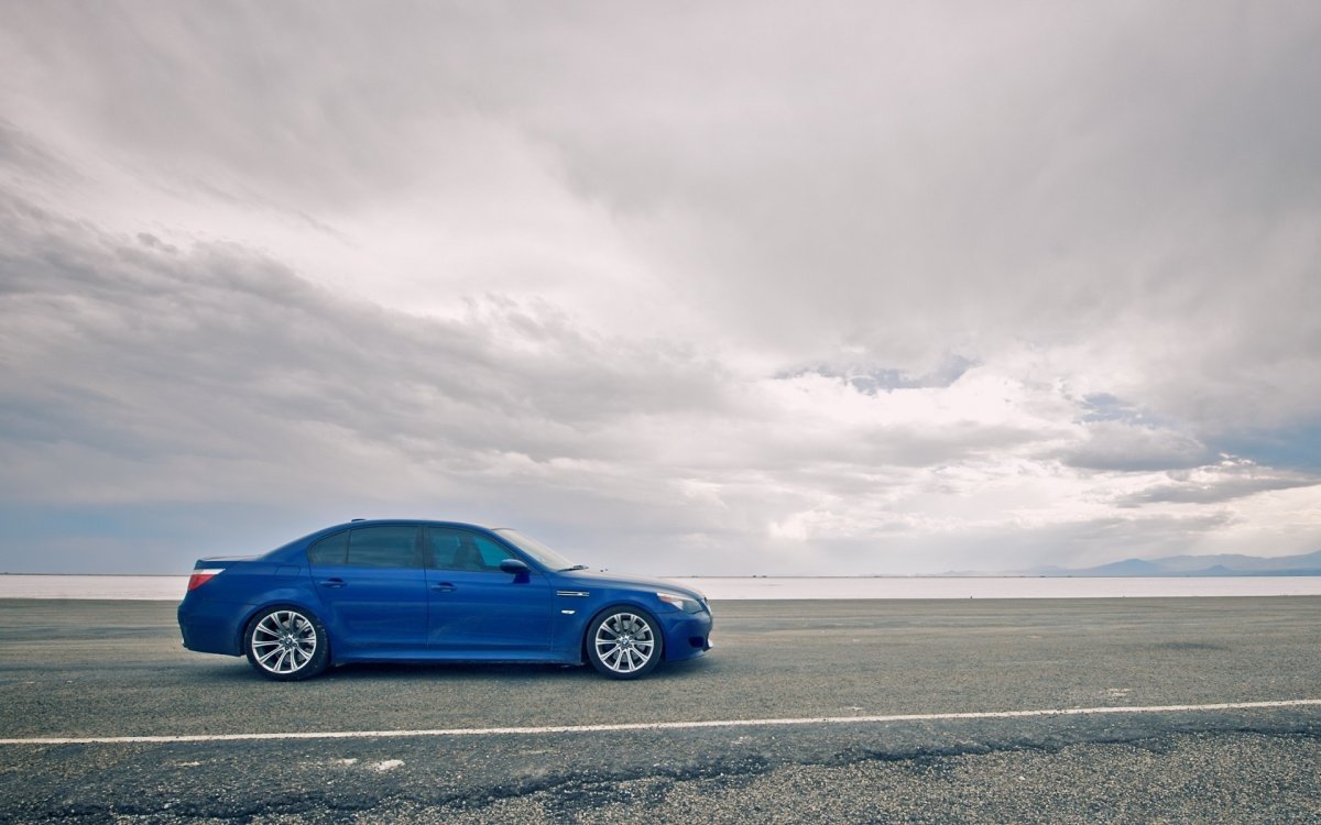 BMW m5 на берегу