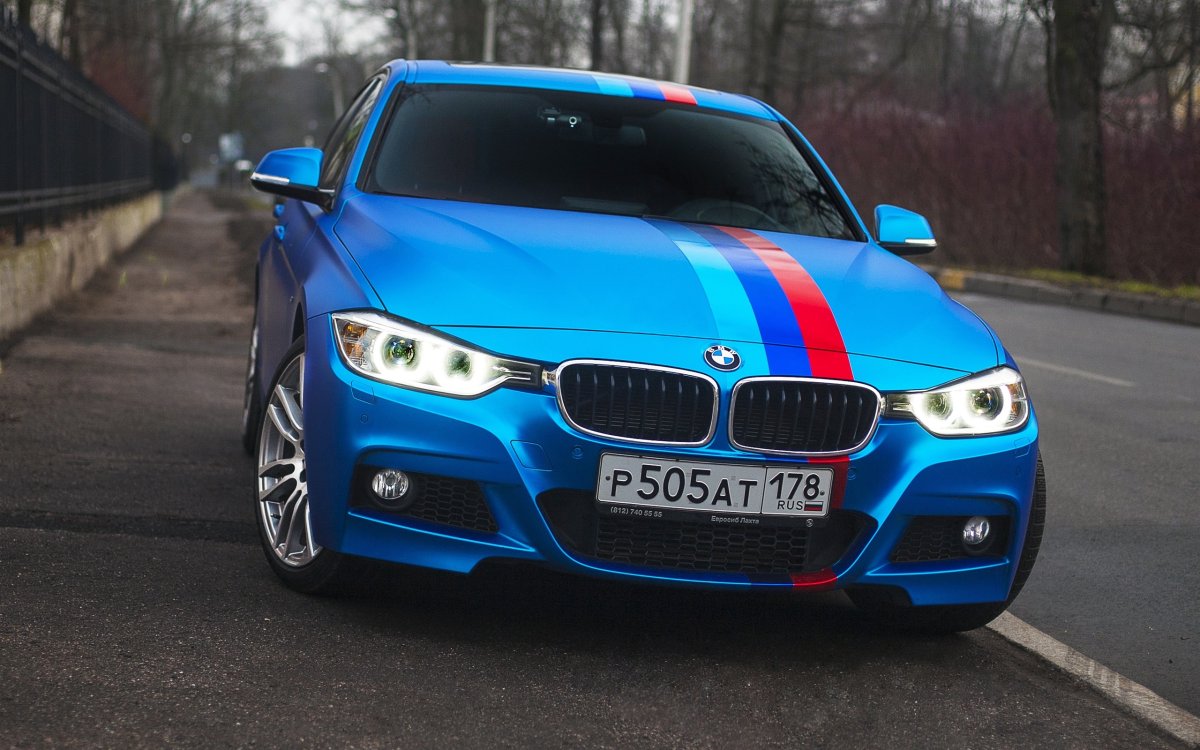 BMW 335i Cyan