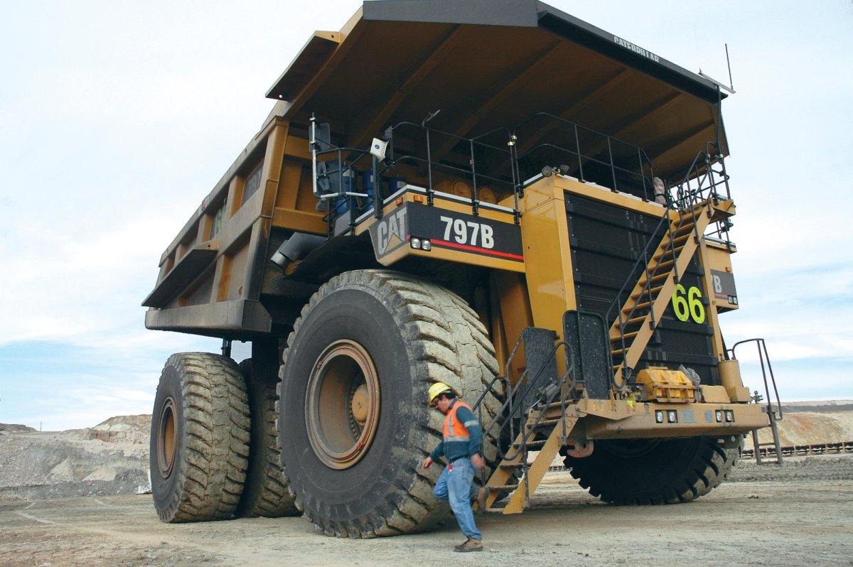 Самосвал Caterpillar 797в