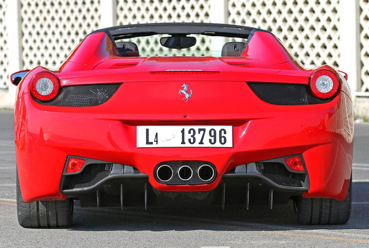 Ferrari 458 зад