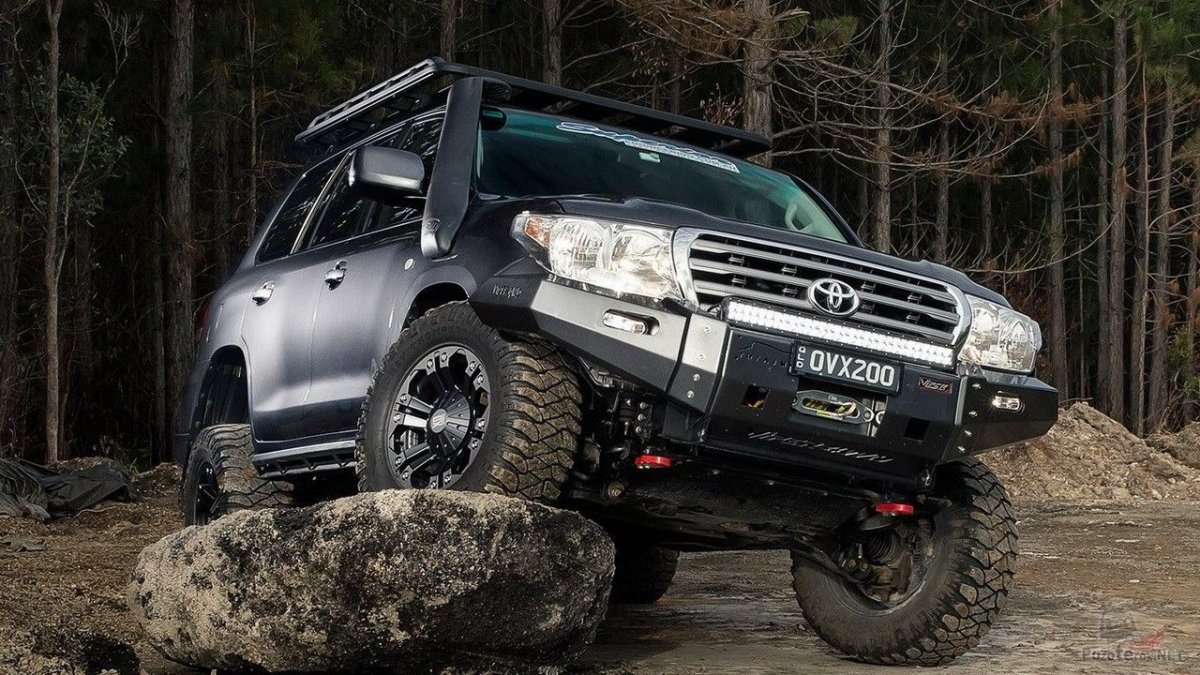 Внедорожный Toyota Land Cruiser 200