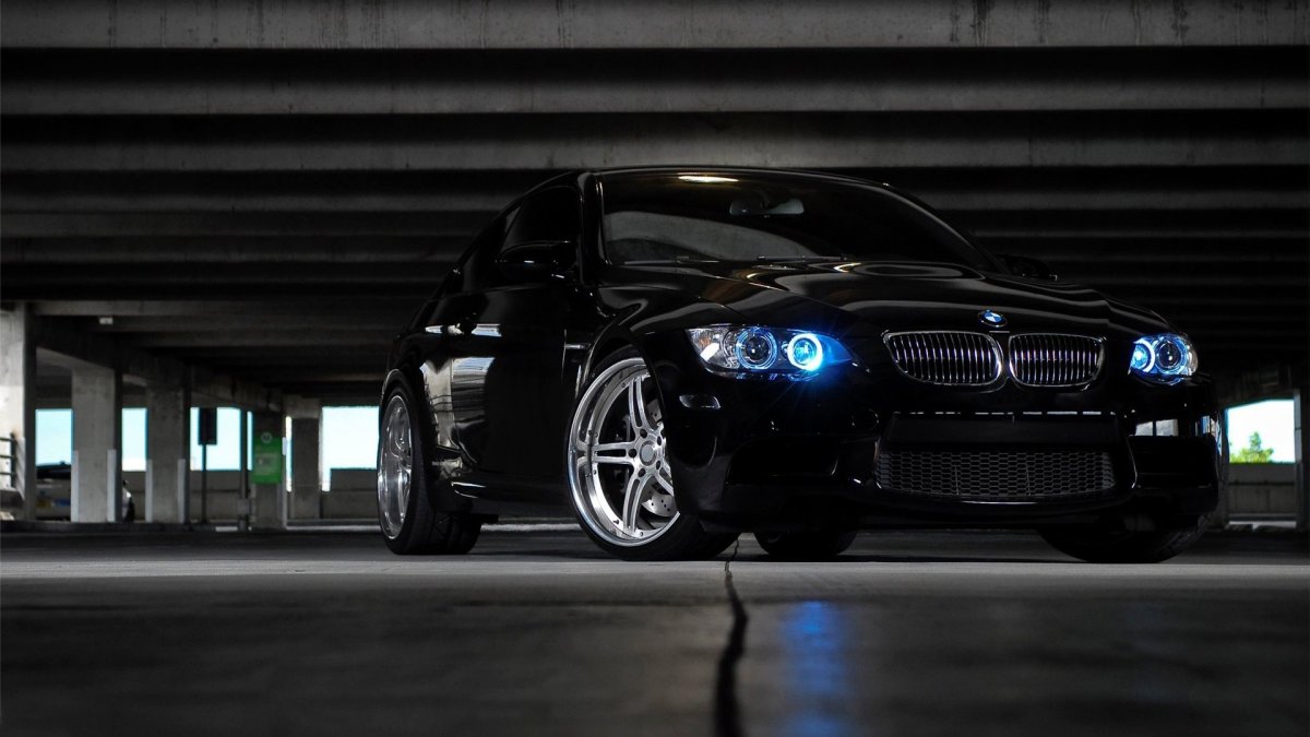 BMW m3 чёрная с ксеноном