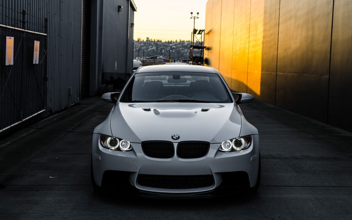 BMW e92 белая