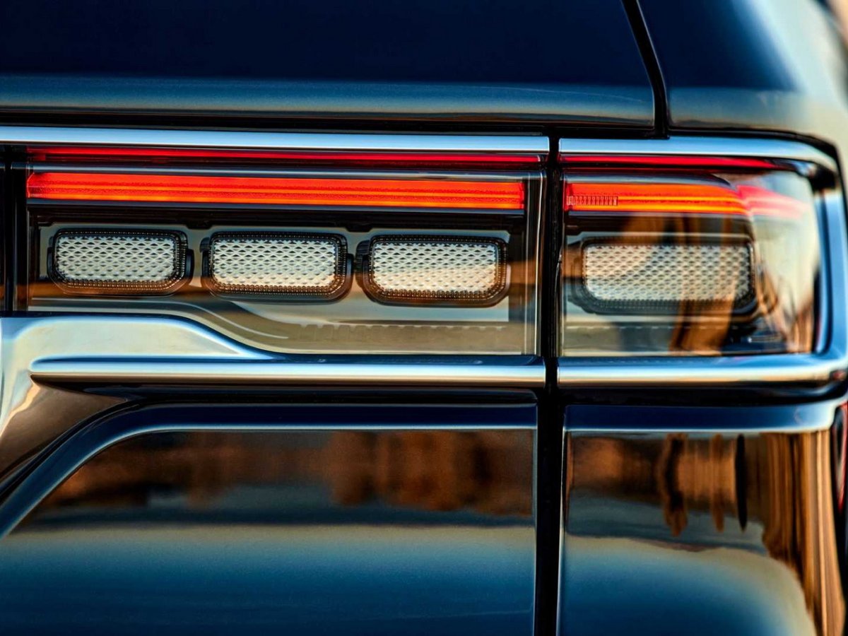 Jeep Grand Wagoneer 2021 Interior