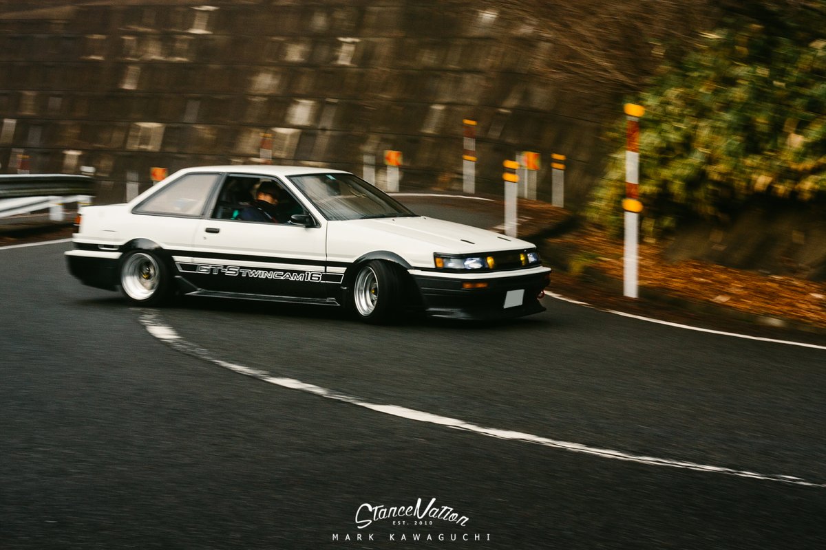 Toyota ae86 дрифт