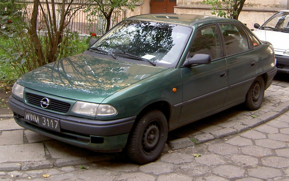 Опель Астра f седан 1998
